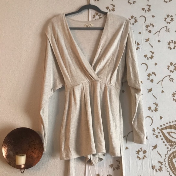 UO Wrap V Romper - Picture 4 of 9